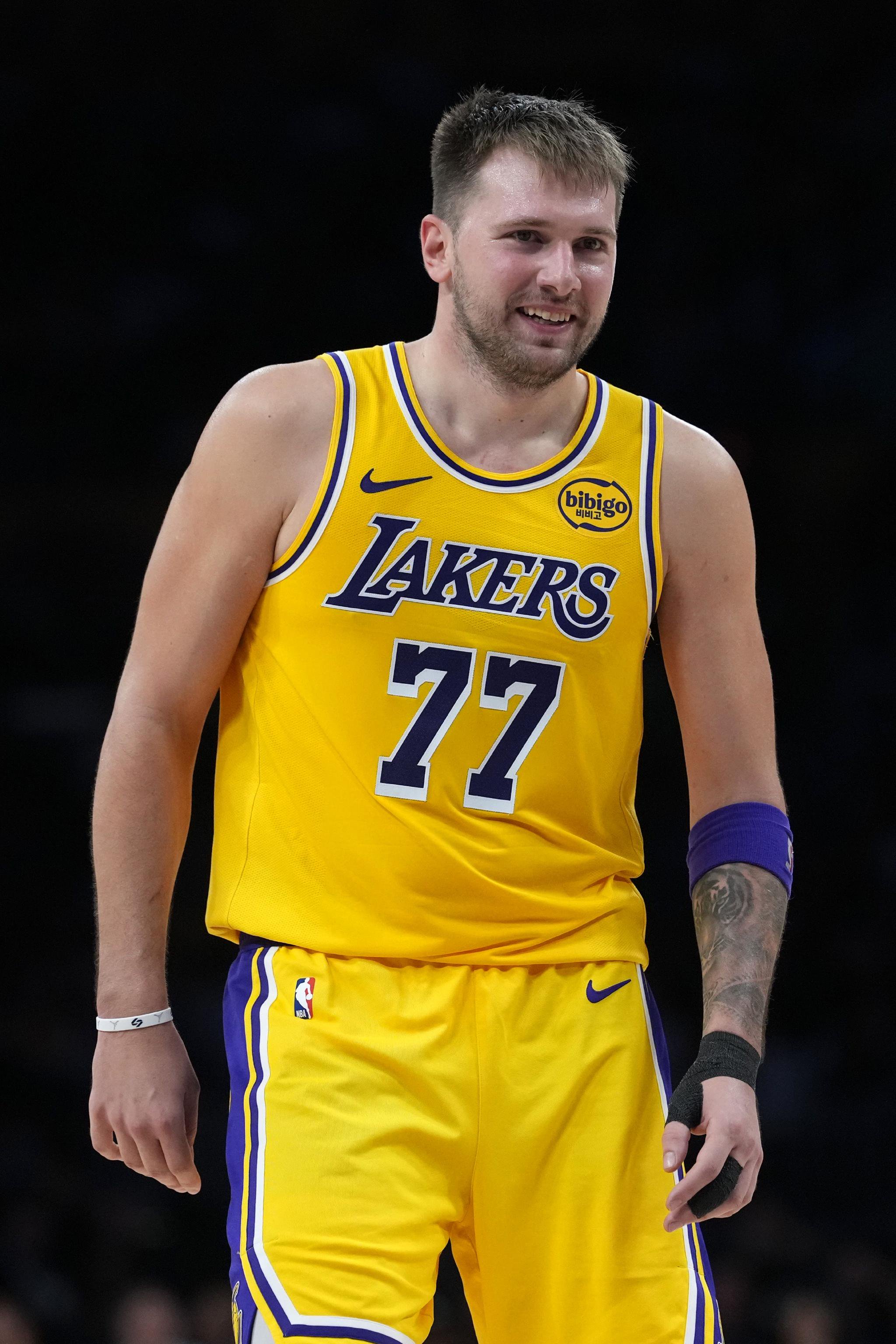 格里芬：东契奇掌控比赛节奏的能力无人能及