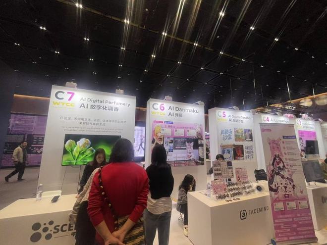 主打情绪价值,AI功能有限:智能硬件如何抓住用户核心需求