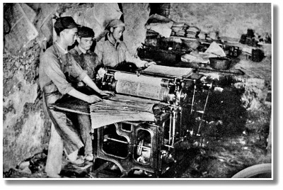 忙碌的印刷车间。资料图片