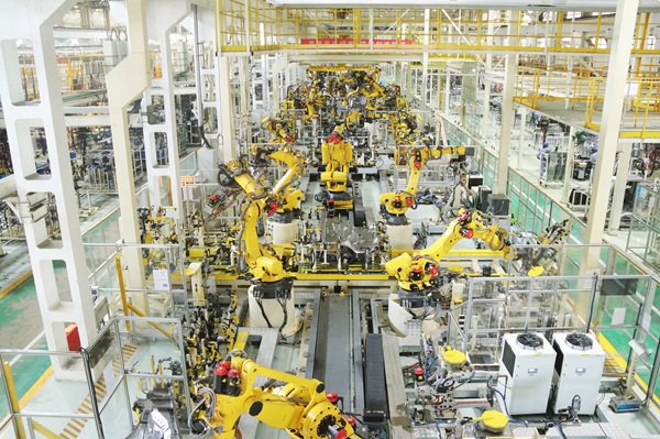 庆铃自动化车体焊接线