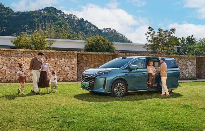 早报|马斯克:未来手机将没有App/鸿蒙智行成交均价超越BBA/美团骑手「屏蔽恶意顾客」上线