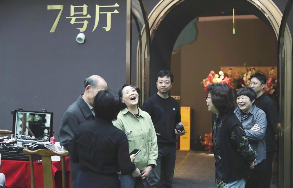 这场拍摄为年轻人上了一堂“爱情课”