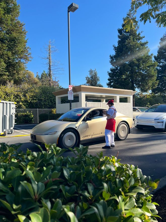 早报|马斯克:未来手机将没有App/鸿蒙智行成交均价超越BBA/美团骑手「屏蔽恶意顾客」上线