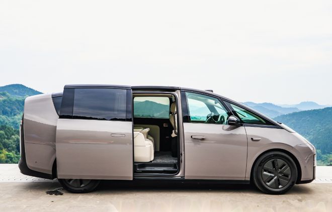 逼理想主动召回一万台MEGA的，为什么是小小的冷却液？