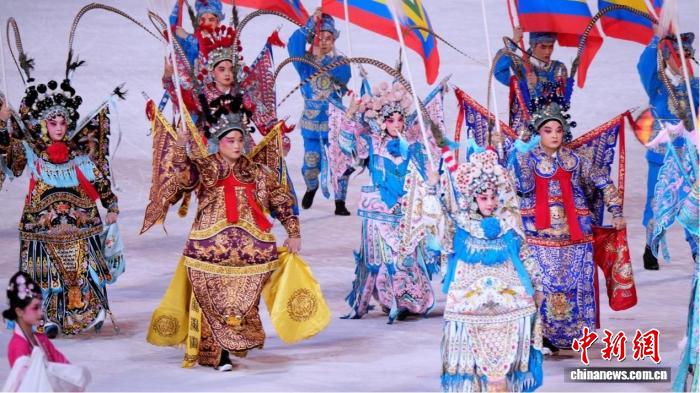 圖為十五運會開幕禮暖場表演「相遇灣區」綵排。桑治向紅 攝