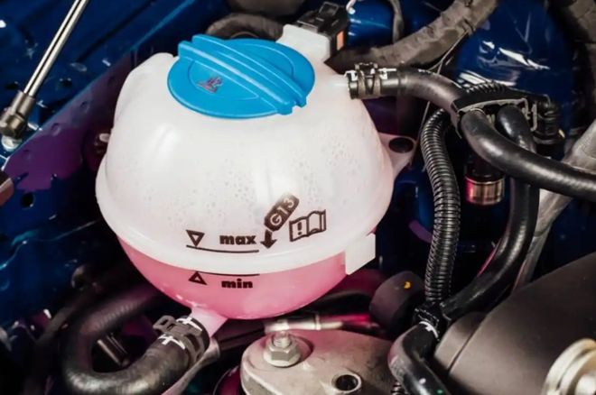 逼理想主动召回一万台MEGA的，为什么是小小的冷却液？