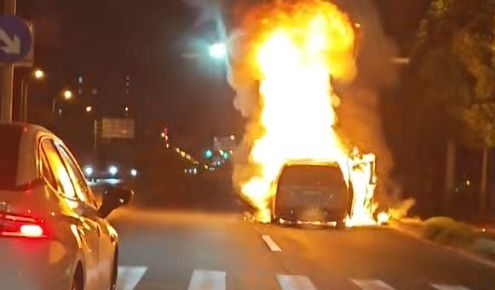 逼理想主动召回一万台MEGA的，为什么是小小的冷却液？