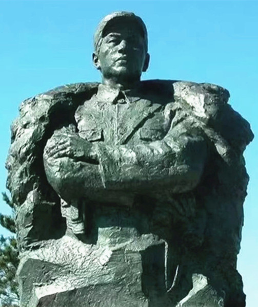 吉林敦化陳翰章塑像