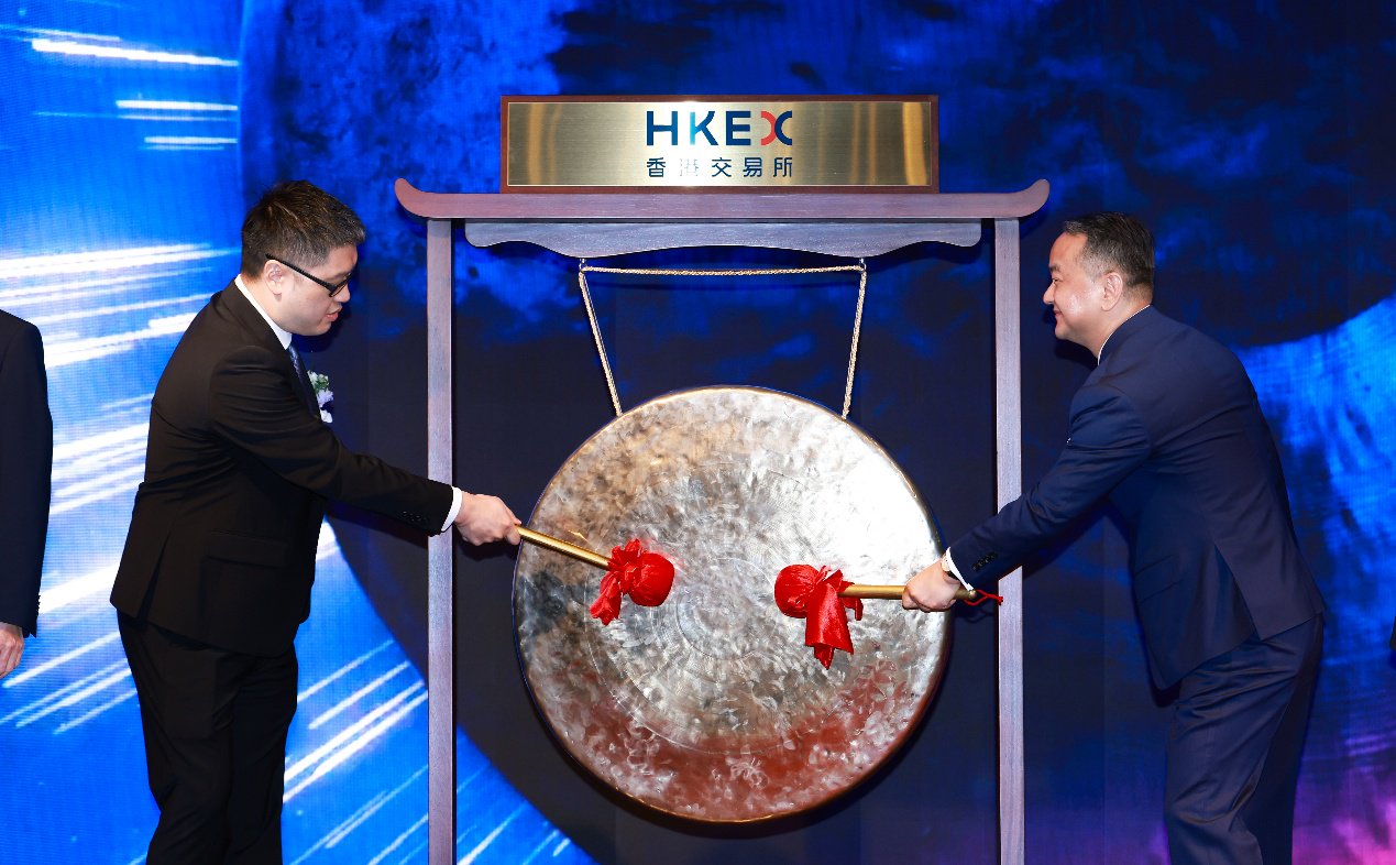 小马智行双重上市鸣锣，Robotaxi驶入“运营为王”2.0时代