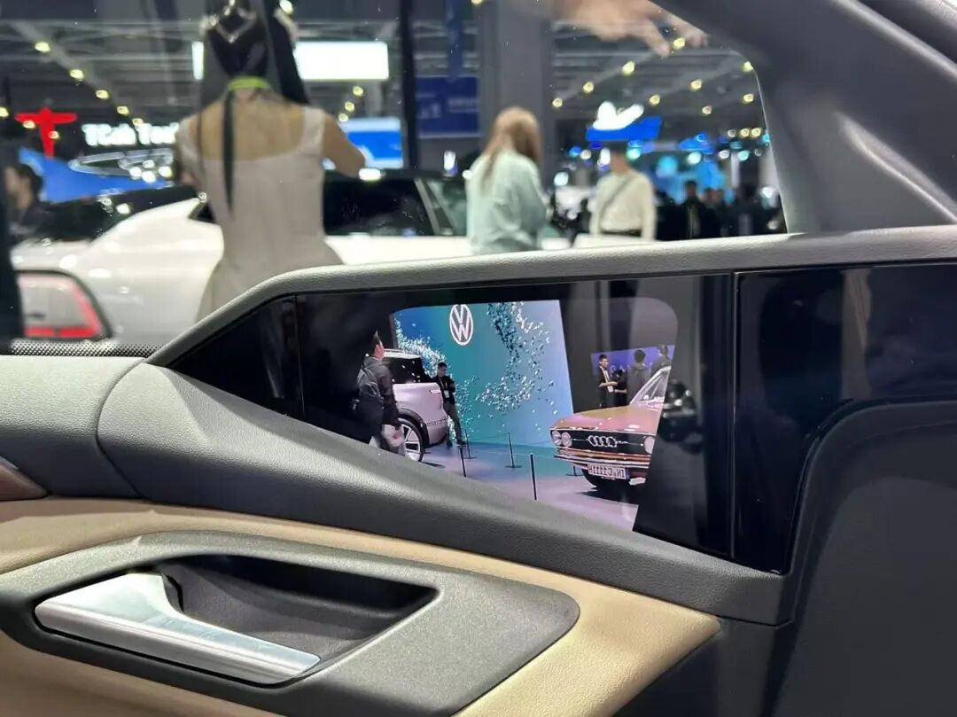 跨国车企齐聚进博会：从“参展”到“扎根”