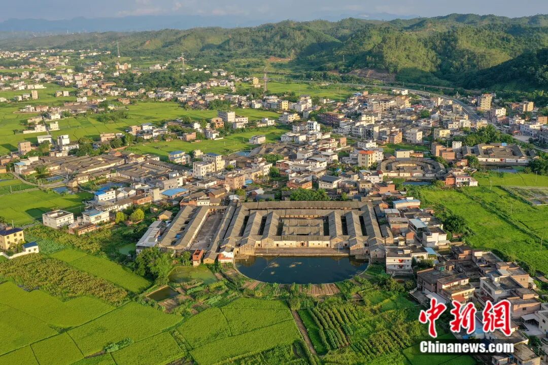 圖為素有「圍龍屋之鄉」美譽的興寧。黃偉金 攝