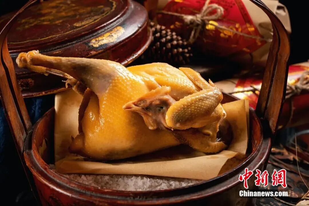 圖為鹽焗雞。梅州文化廣電旅遊局供圖