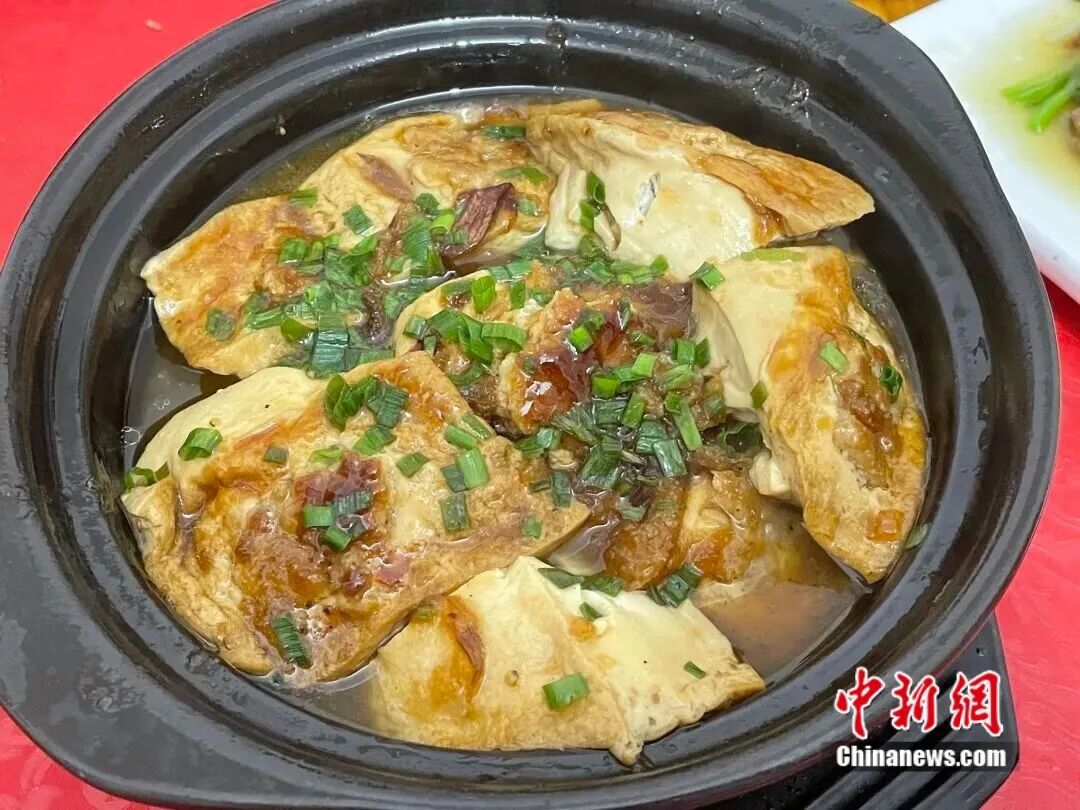 圖為釀豆腐。