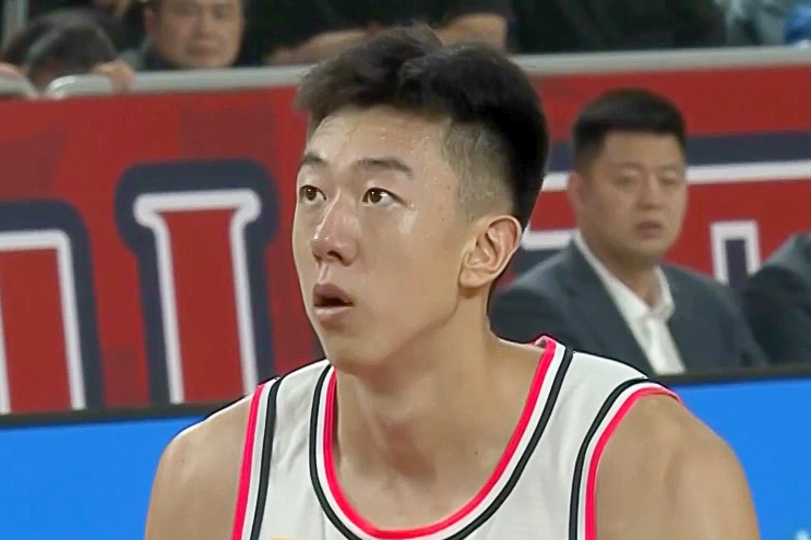 拼尽全力！王少杰8中7空砍17分4板3断 罚球4中3