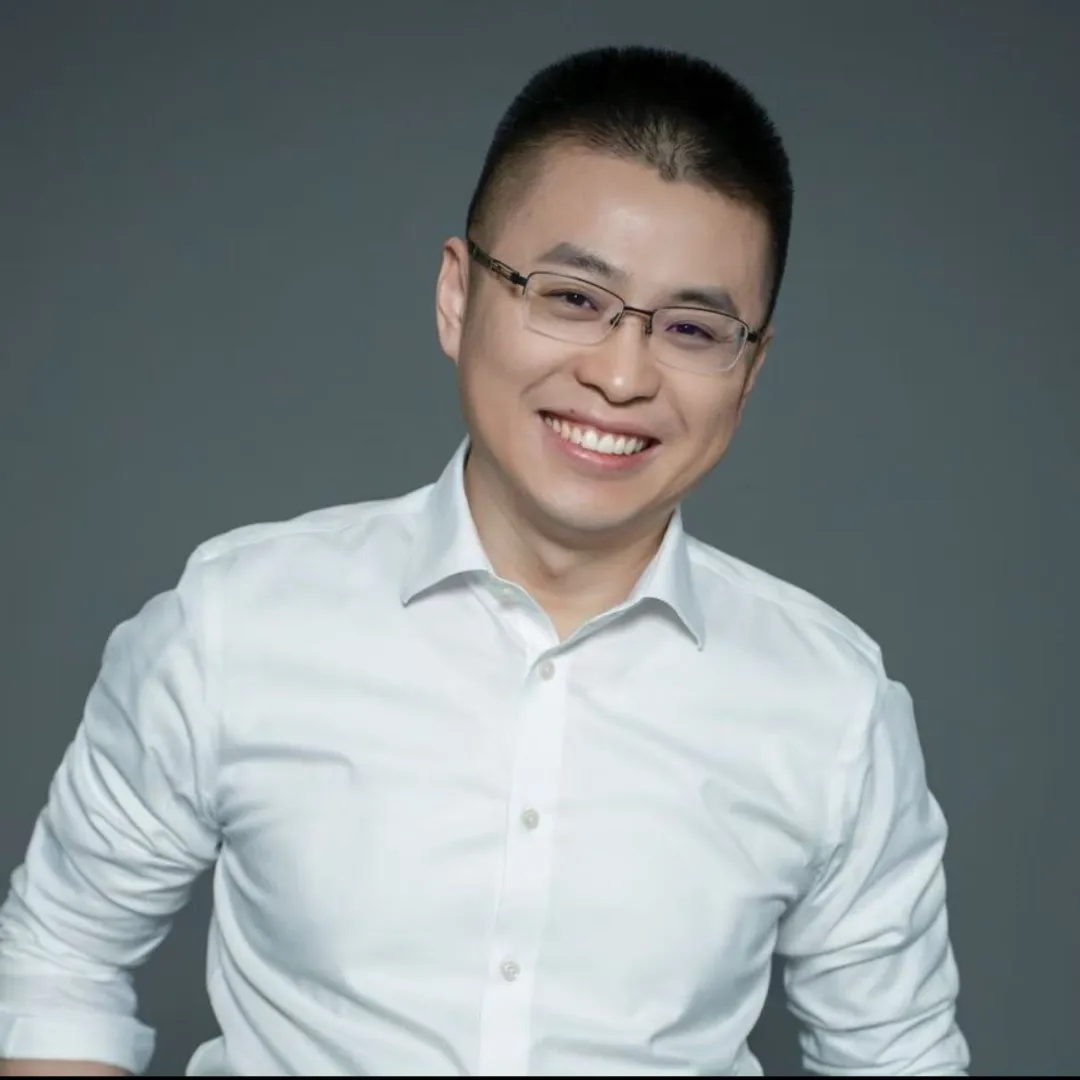 突然调离一汽奥迪两个月后，李凤刚出任北京现代总经理