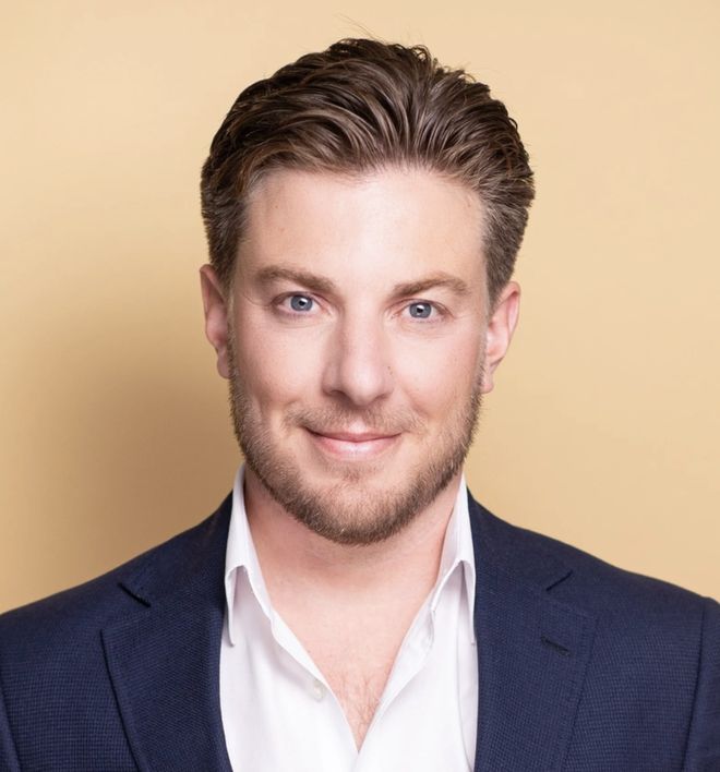 硅谷10万大裁员真相:AI根本没想取代你,是老板想干掉你