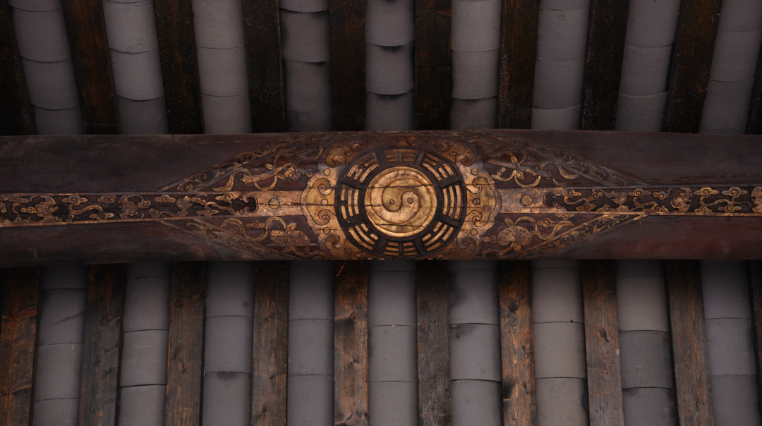邱家祠中的金漆橫樑