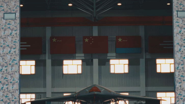 “玄龙”升空！空军首次发布有人无人协同画面