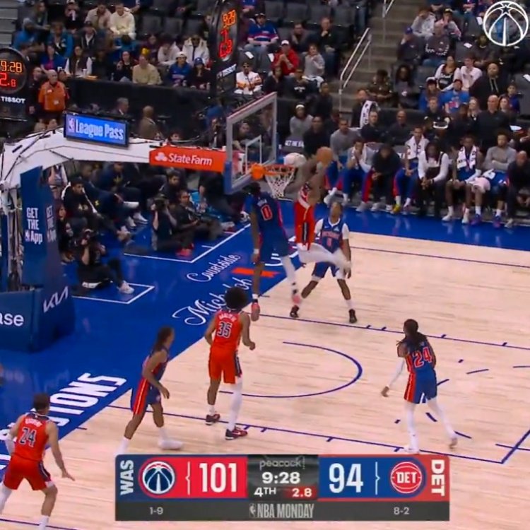 尽显暴力美学！！白魔底线突破腾空 折叠拉满弓双手炸裂暴扣！