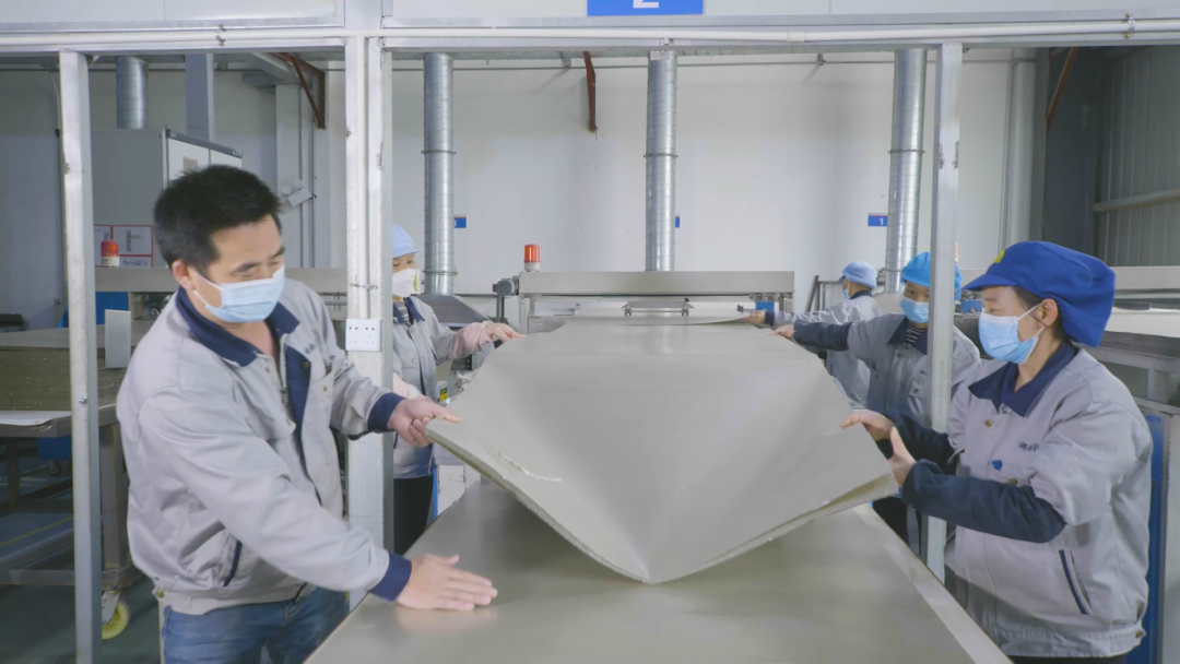 图为平江云母产业