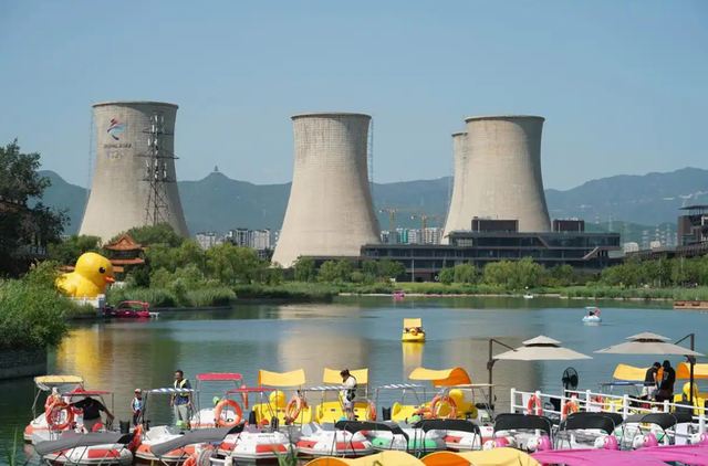 首钢园区内景。（新华社记者 任超/摄）