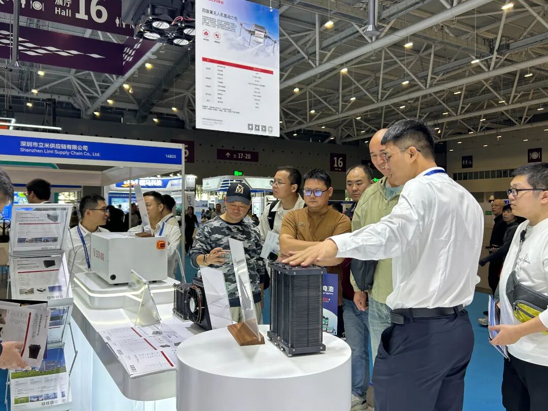 <左右滑动查看更多>