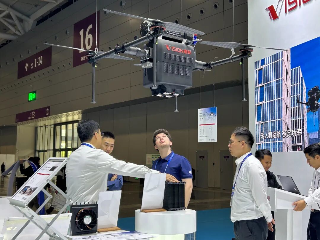 <左右滑动查看更多>