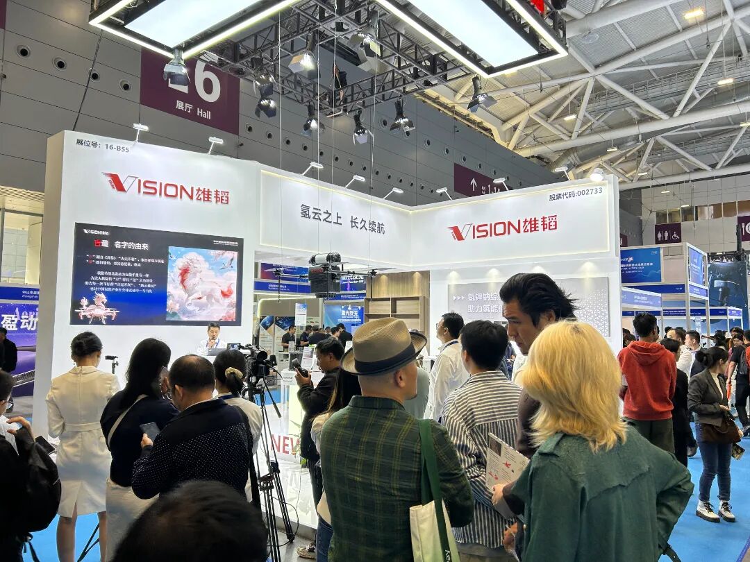 <左右滑动查看更多>