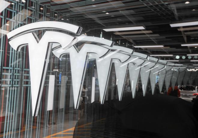 特斯拉AI高管警告：2026年将是员工最艰难的一年！公司市值一夜蒸发超6700亿元