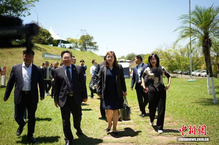 中國畜牧業協會豬業分會考察團走訪正昌糧機巴西公司。正昌糧機供圖