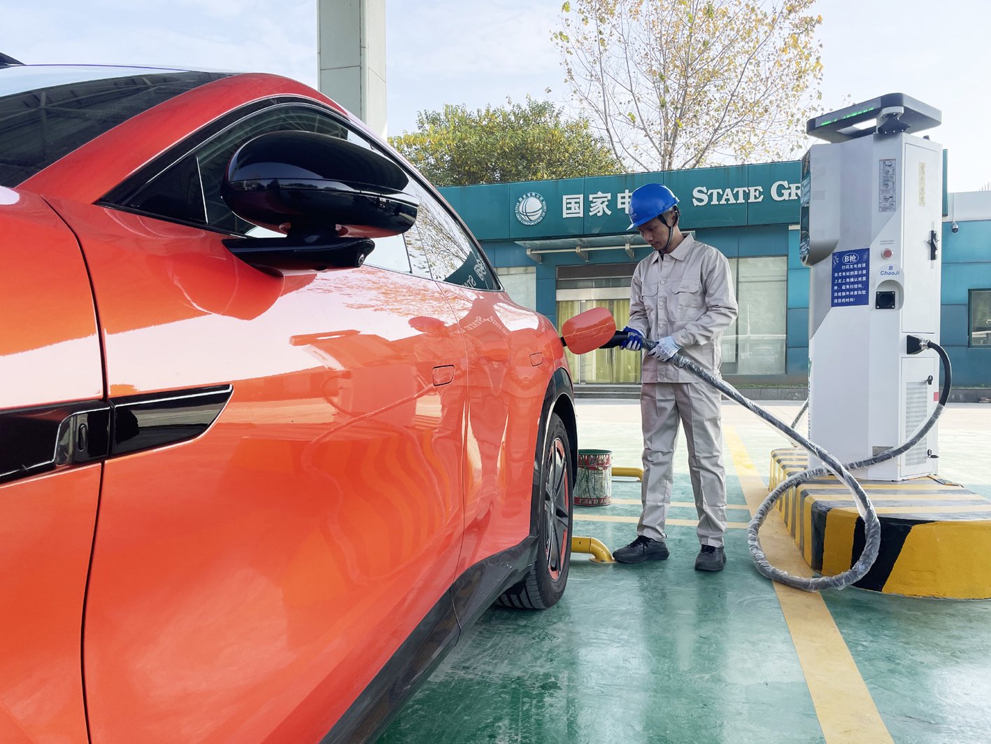 扬州又有一批充电站改造升级 最快15分钟，充满电！