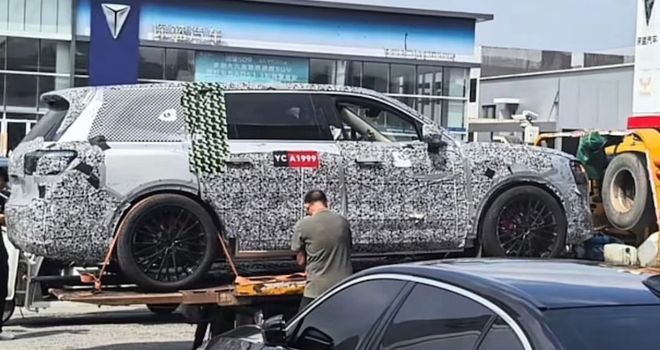 问界“车皇”要来了！M9加长版曝光，造型更加豪华大气，瞄准超豪华市场