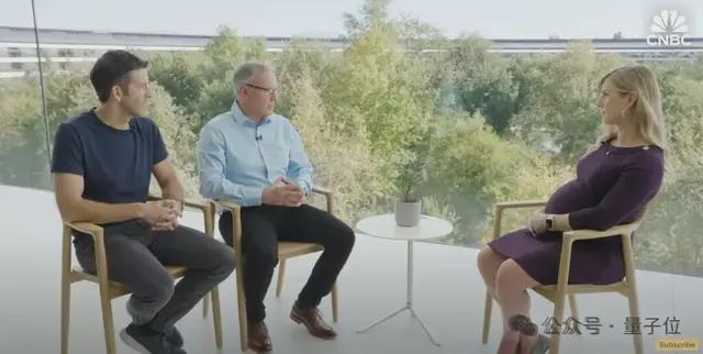 库克被曝最早明年让位CEO,“苹果AI已落后同行2年”