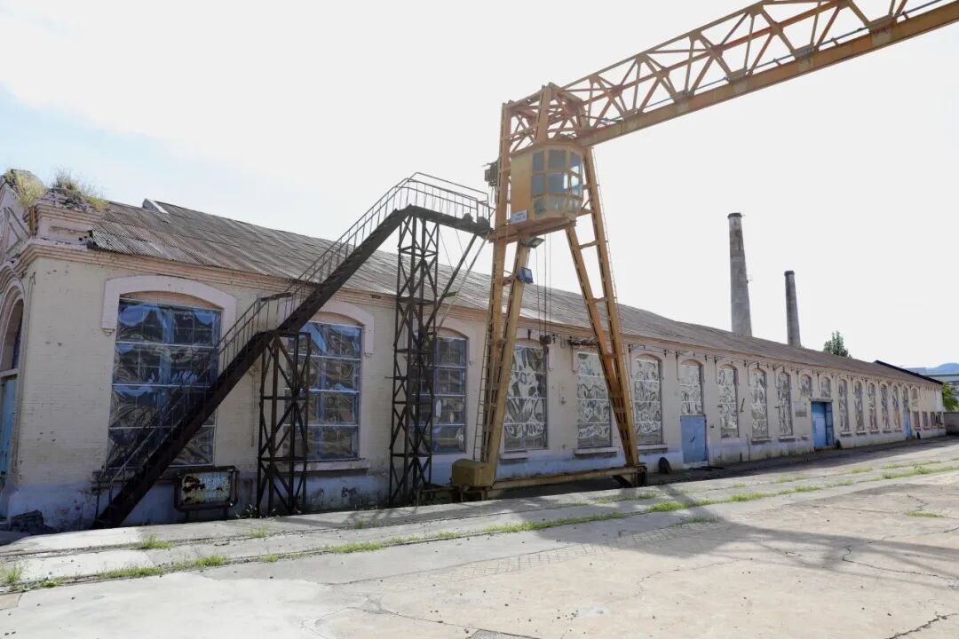 △左右滑动查看