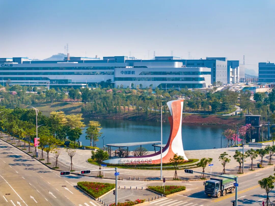 △图为中创新航江门基地。江门日报记者 陈倩婷 摄