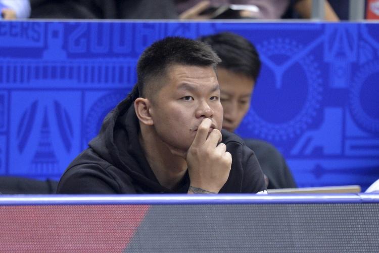 朱芳雨：广东男篮新赛季会奔着冠军的目标去前进 我们赛场见