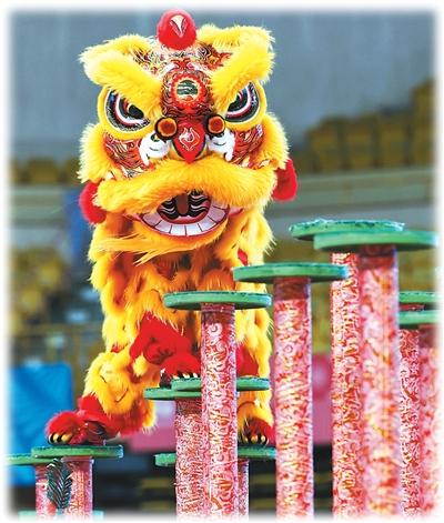 日前，群众展演舞龙舞狮南狮自选项目决赛在佛山举行。新华社记者 王 鹏摄