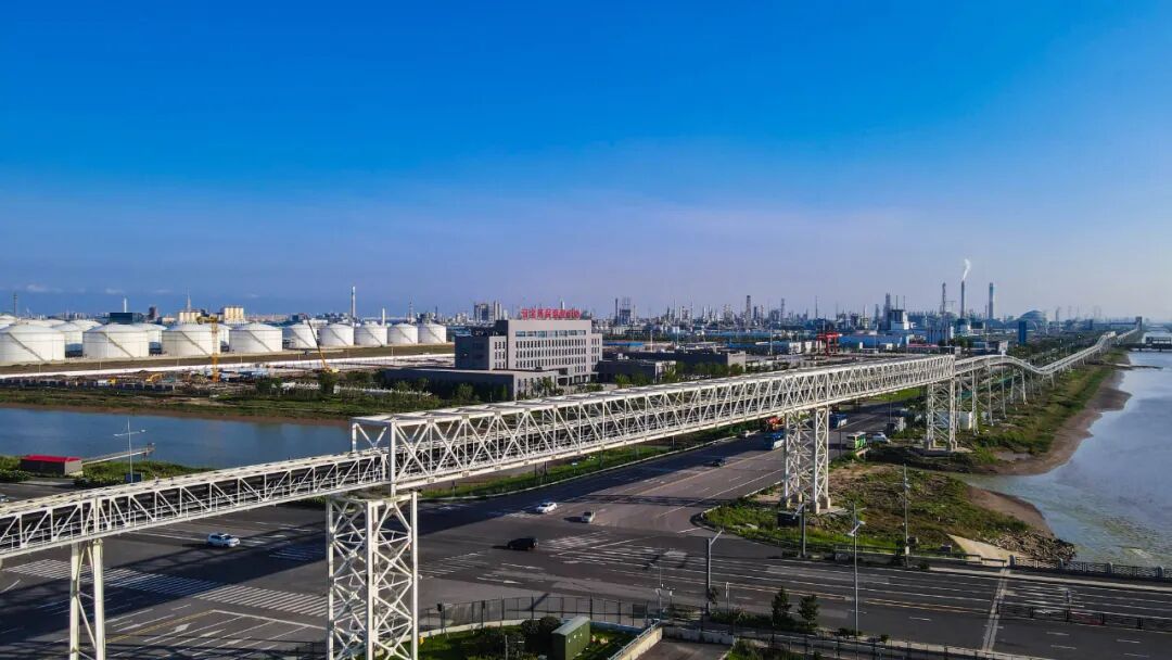 连云港港徐圩港区一港池干散货栈桥项目现场