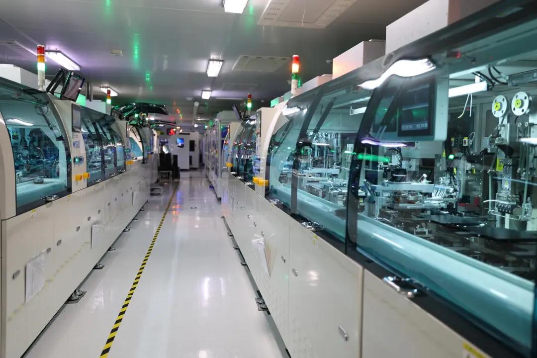 广西天山电子股份有限公司生产车间。