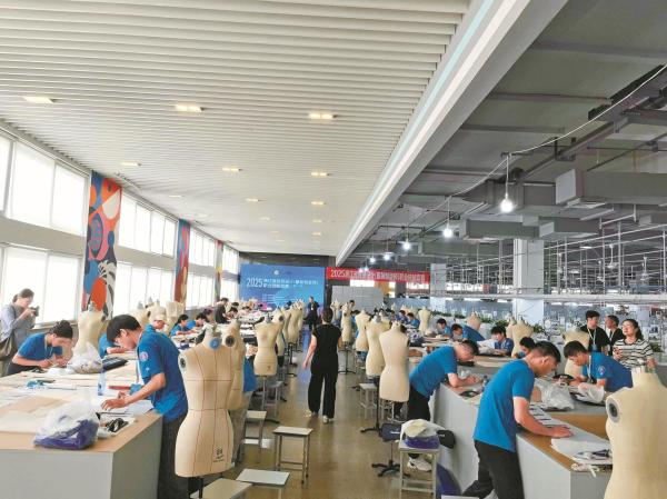 2025浙江省时装设计（服装制版师）职业技能竞赛现场。