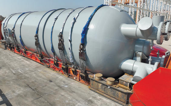 由大连重工装备集团承制的国产化首台套百万吨级甲醇合成反应器。 受访单位供图