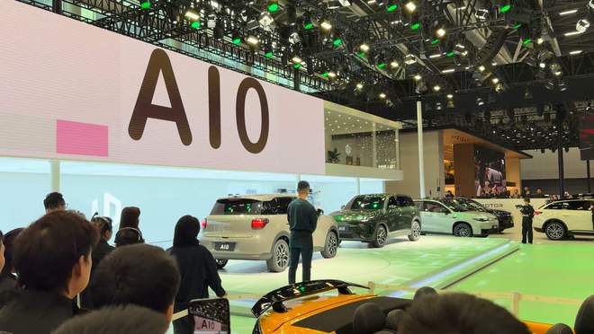 零跑A10纯电小型SUV首秀：激光雷达+高通芯片，续航超500km