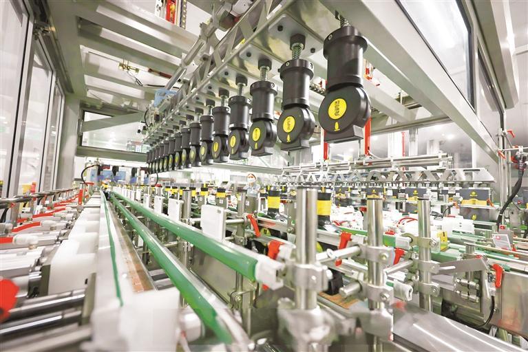 贵州习酒“5G智慧仓储+数字化工厂”生产现场。 （受访企业供图）