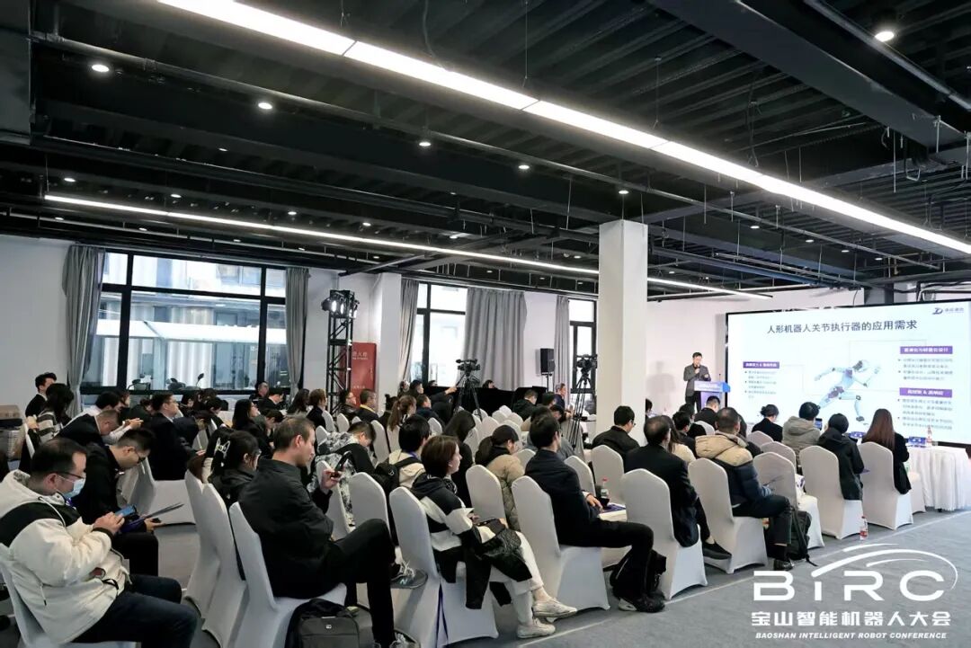 (左右滑动查看图片)