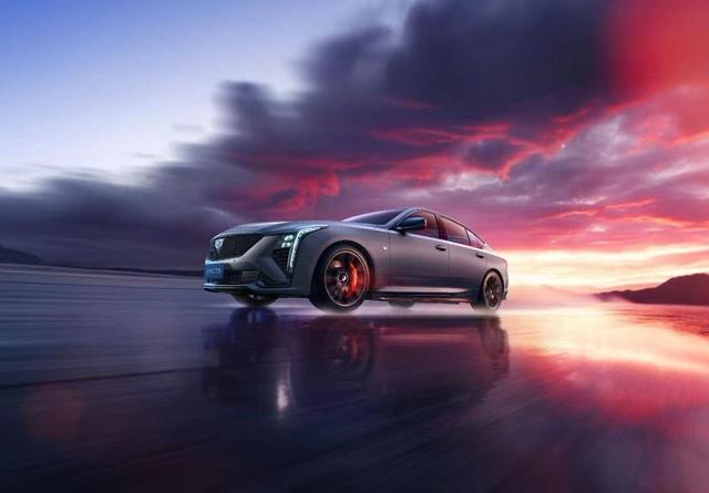 对驾驶的热爱始终滚烫  凯迪拉克全新CT5新装亮相