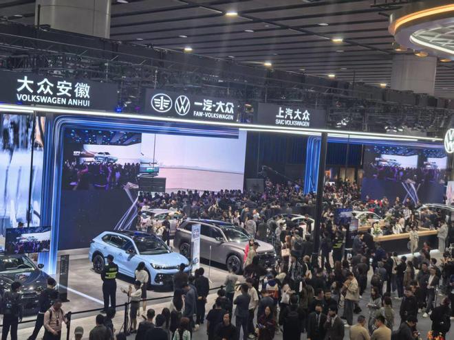 上汽大众押注 ID. ERA，杀入增程 9 系主战场