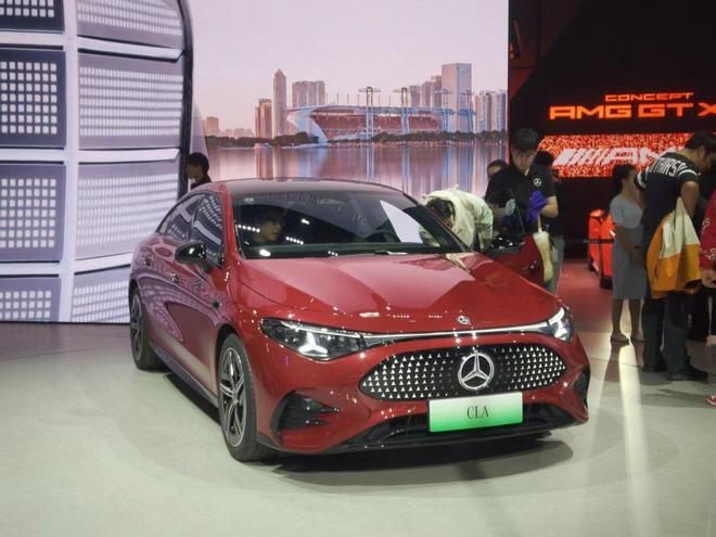 多家车企的共同选择，豆包座舱大模型到底有多强？