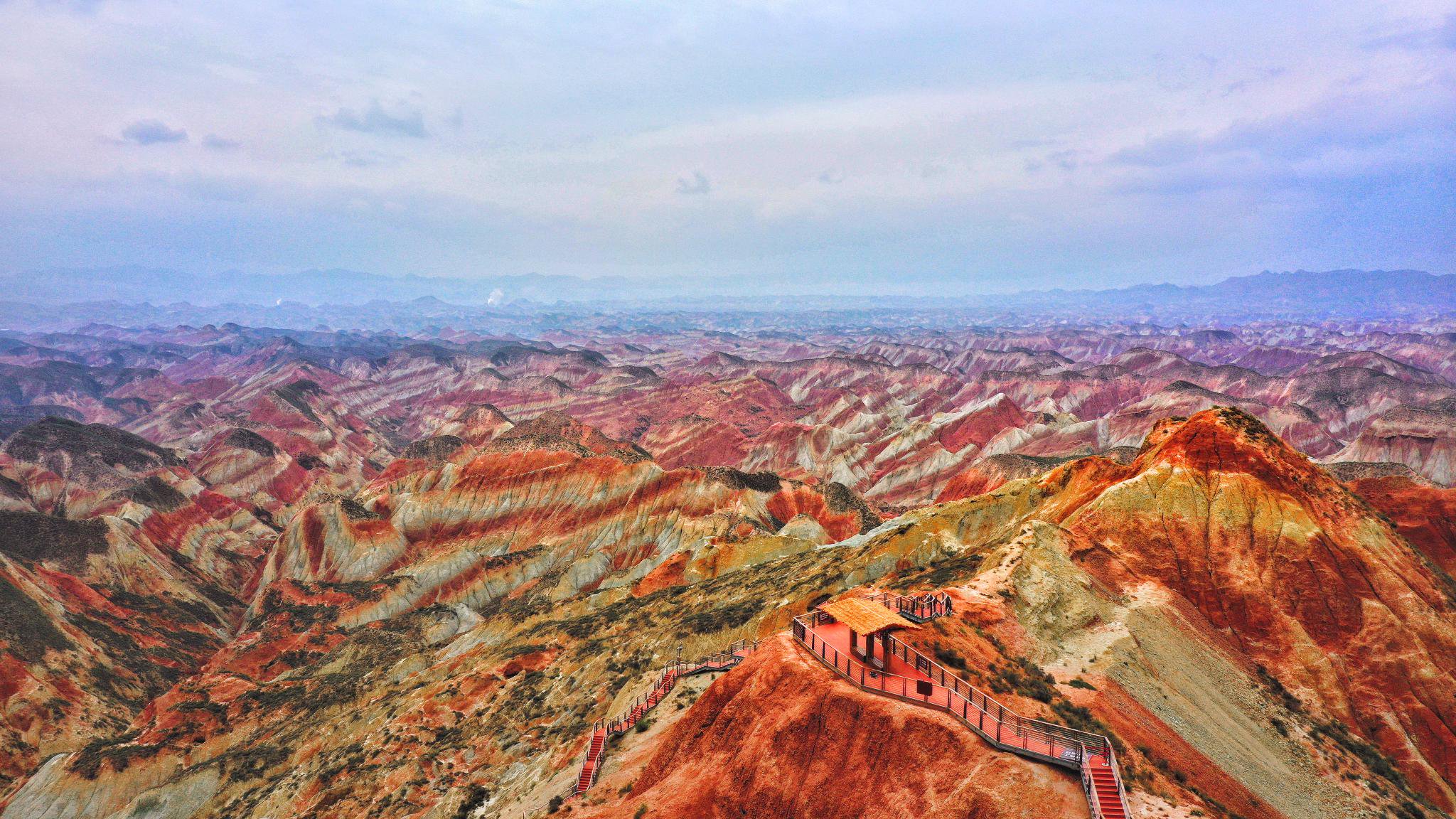 这是兰州黄河生态控股集团开发打造的兰州水墨丹霞景区