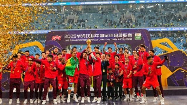 上海海港夺冠幕后戏：德比获胜成转折点，冠军经验助力逆转