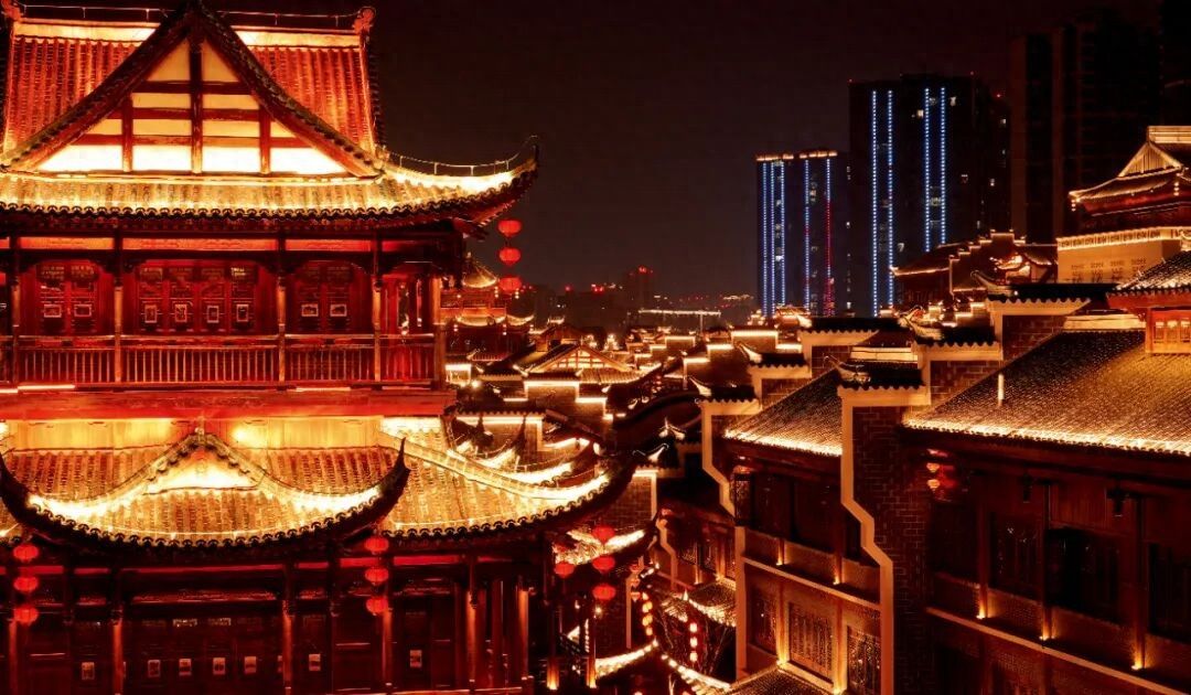 张家界大庸古城夜景 图/视觉中国